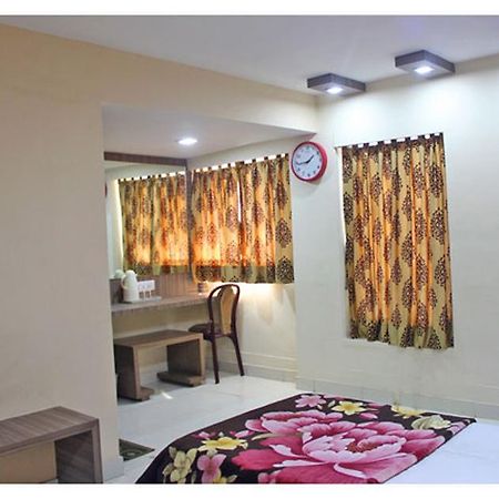 Neeranand Dalhousie- A Pure Vegetarian Hotel Calcutta  Esterno foto