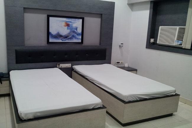 Neeranand Dalhousie- A Pure Vegetarian Hotel Calcutta  Esterno foto