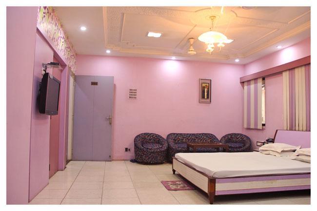 Neeranand Dalhousie- A Pure Vegetarian Hotel Calcutta  Esterno foto