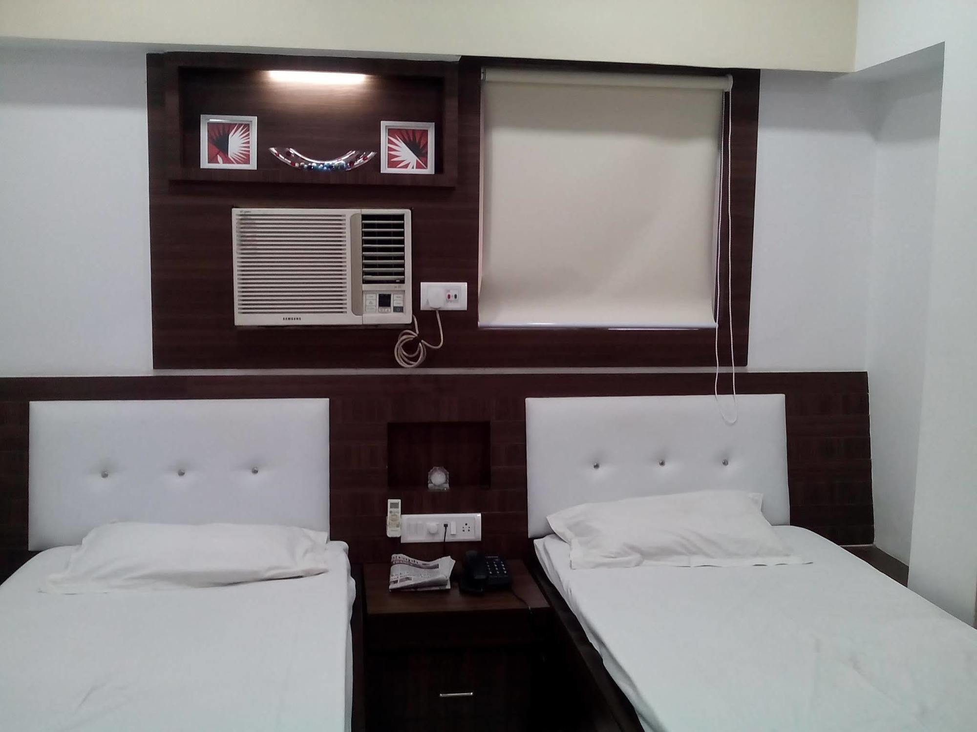 Neeranand Dalhousie- A Pure Vegetarian Hotel Calcutta  Esterno foto